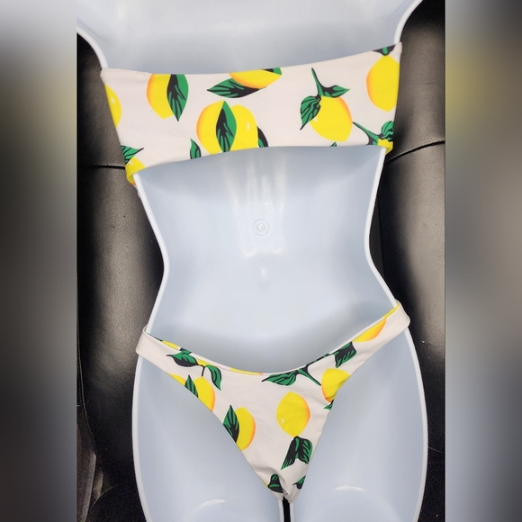 ZAFUL Lemon Pattern Bandeau Top Cheeky Bottom Bikini Set. Size: M/6 - Picture 2 of 9